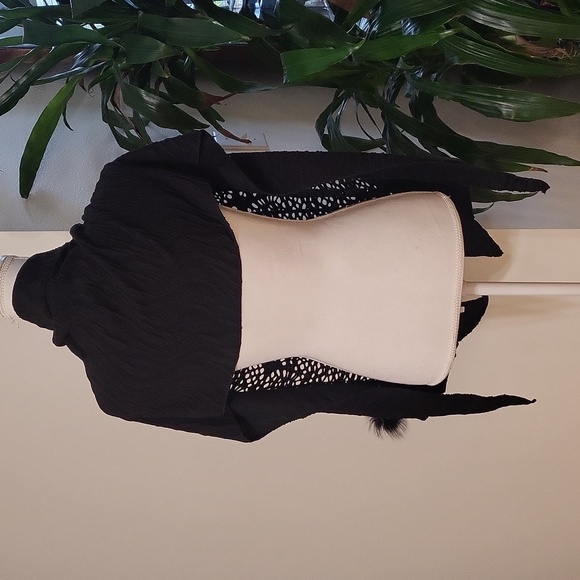 Black Perforated Scarf - Picture 6 of 8